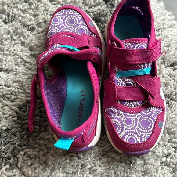 Merrell sturdy water shoes, color changing. Great condition - Picture 2 of 4